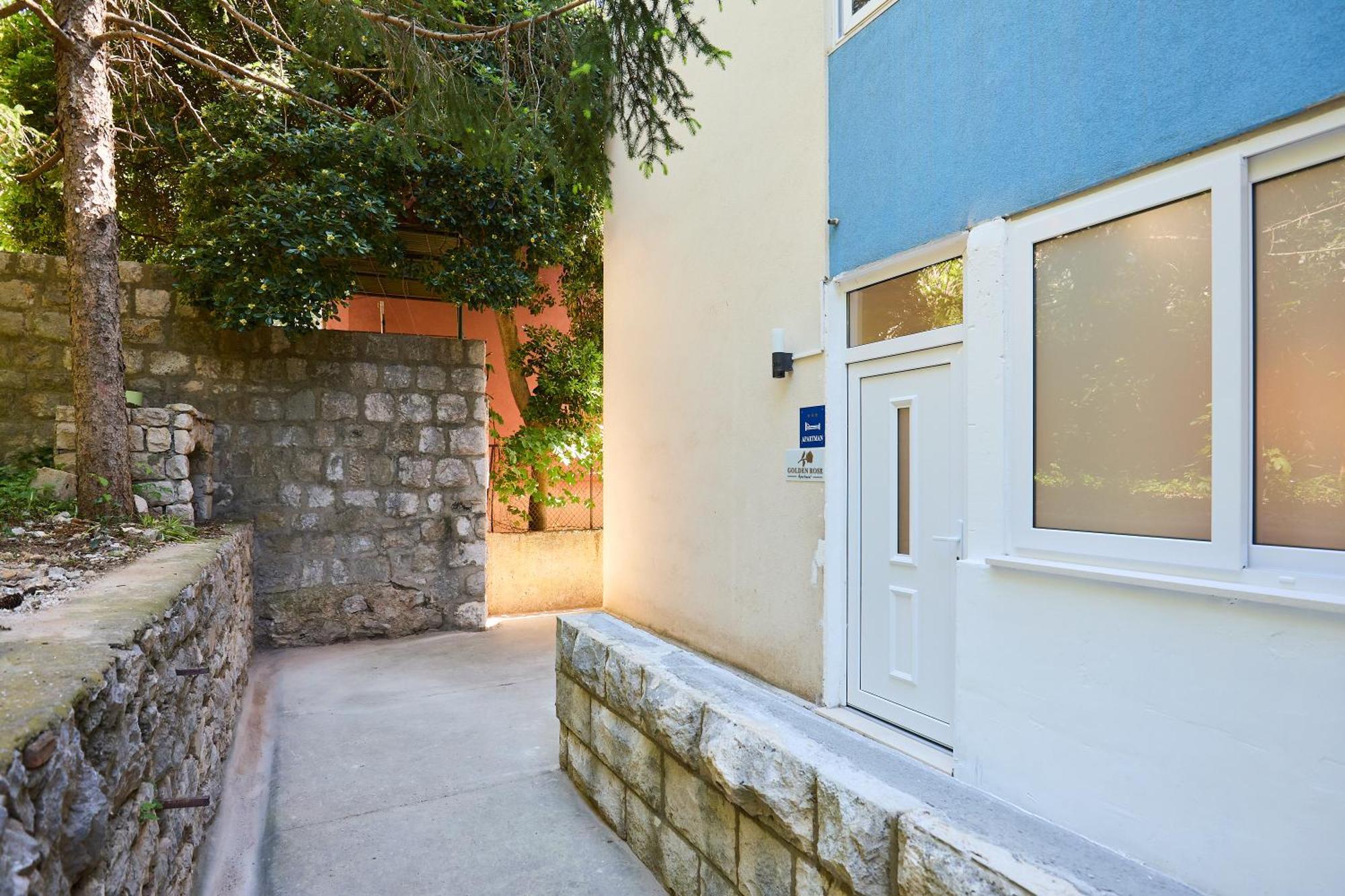 Appartamento Golden Rose - Walking Distance 1 Km From Old Town Ragusa Esterno foto